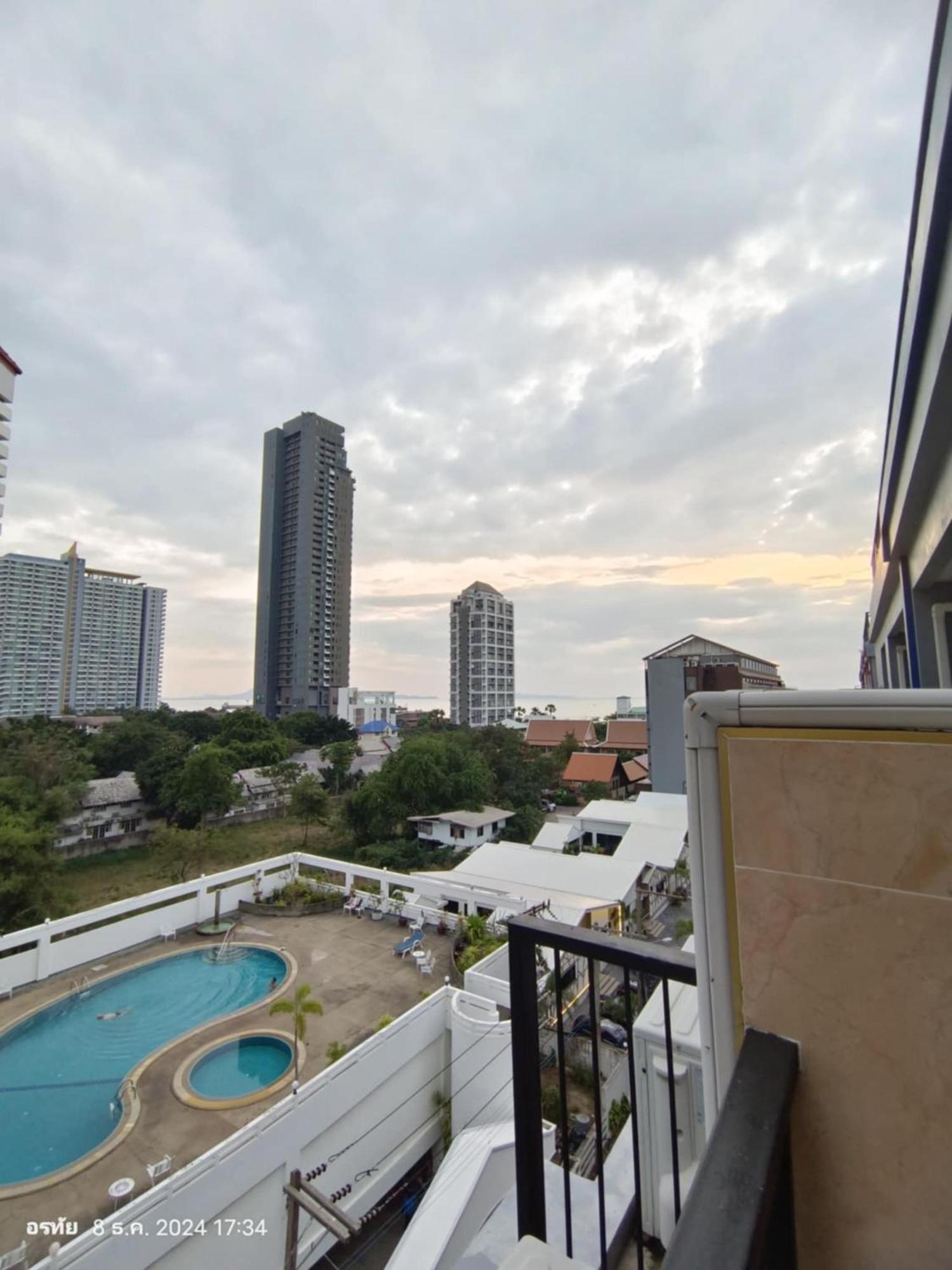 Trio Gems Condo, Pattaya Thailand Praia de Jomtien Exterior foto